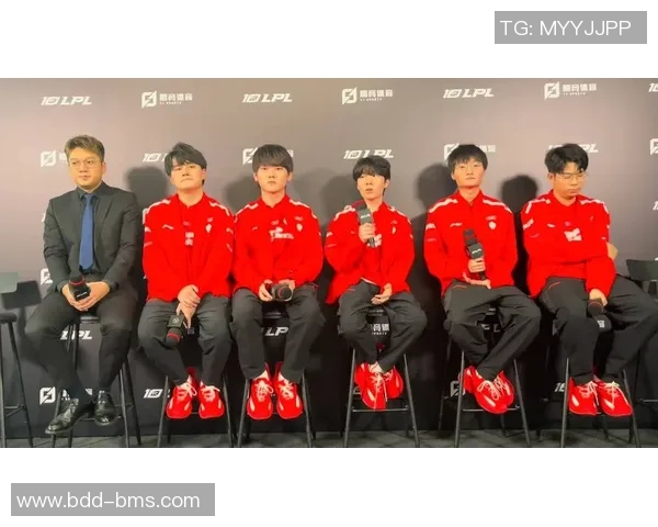 电竞新闻赛后复盘TES与FPX的团队协作分析与战术探讨 电竞新闻赛后复盘TES与FPX的团队协作分析与战术探讨